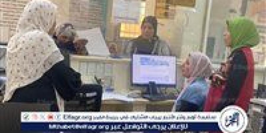 محافظ بني سويف يشيد بمركز تكنولوجي إهناسيا ويوجّه بتكريم الموظفين المتميزين