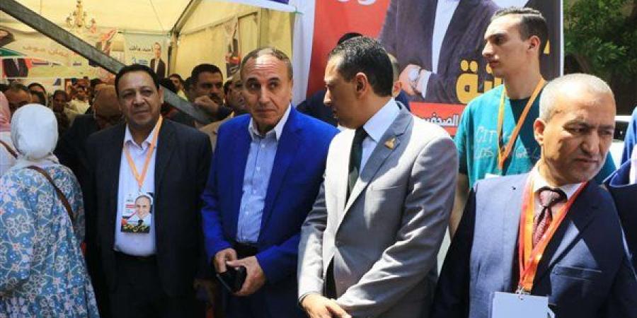 عبدالمحسن سلامة يستقبل الناخبين في مقر نقابة الصحفيين وسط أجواء حماسية.. صور