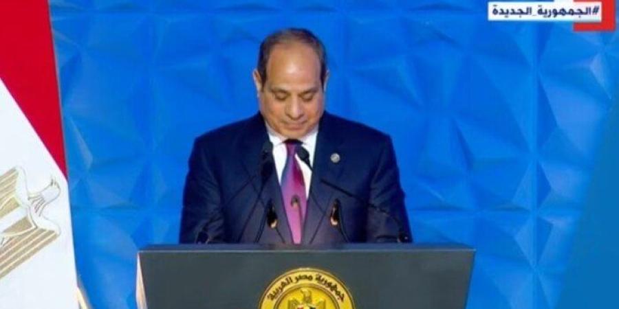 عاجل| الرئيس السيسي يعلن توقيعه على إصدار قانون العمل الجديد