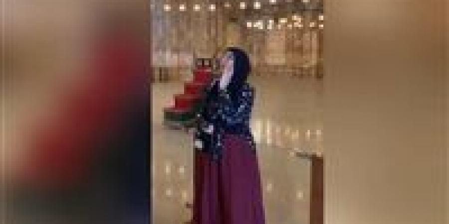 فتاة تثير جدل ديني برفع الأذان داخل مسجد القلعة.. والإفتاء ترد