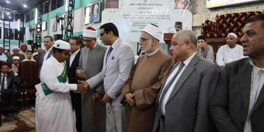 نائب محافظ الأقصر يشارك في احتفالية تكريم الناجحين في مسابقة الشيخ أحمد رضوان السنوية