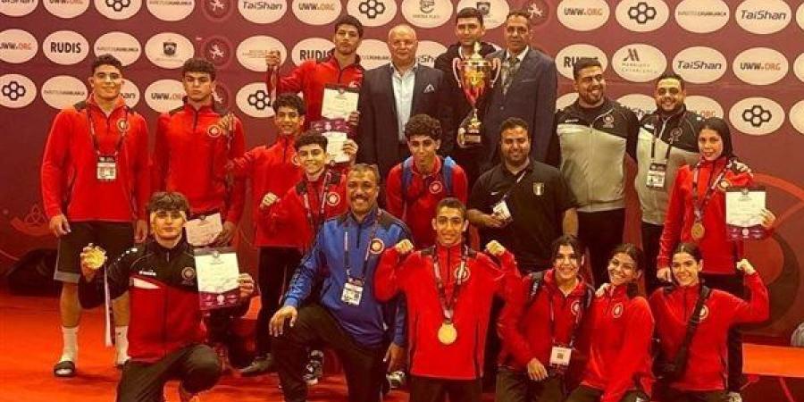 وزير الرياضة يهنئ الاتحاد المصري للمصارعة بعد حصد 62 ميدالية بالبطولة الأفريقية