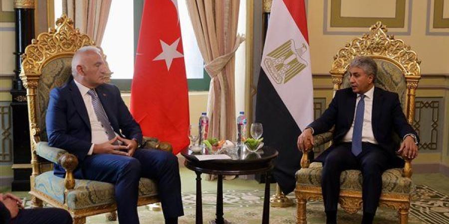 مقترح بتنظيم ورشة عمل لتعزيز فرص الاستثمار السياحي بين مصر وتركيا