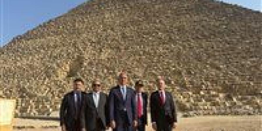وزير الثقافة والسياحة التركي يشيد بعراقة الحضارة المصرية خلال زيارته لأهرامات الجيزة
