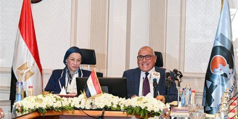 العربية للتصنيع و«البيئة» توقعان اتفاقيات جديدة ...