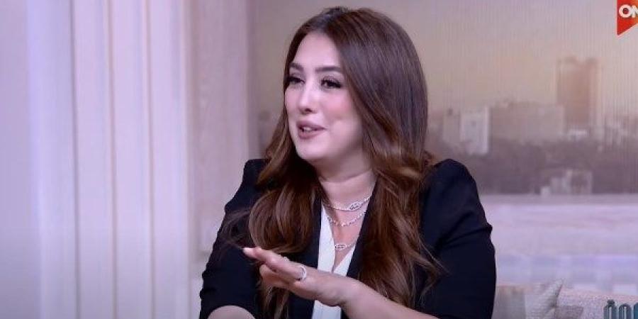 كندة علوش عن حاتم صلاح: ممثل تقيل أوي مش بس كوميديان