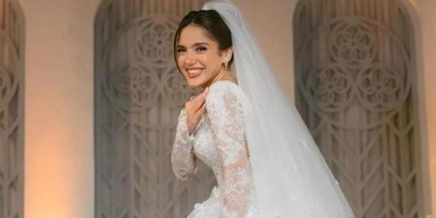 الفنانة رنا رئيس تتألق بفستان زفاف استثنائي في ليلة العمر بحضور نجوم الفن