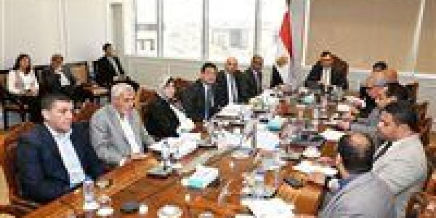على مساحة 500 فدان.. وزير الإسكان يتابع الموقف التنفيذي لـ "حدائق تلال الفسطاط"
