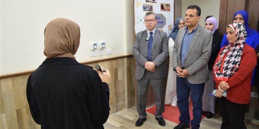 رئيس جامعة مطروح يشيد بالمعرض التطبيقي لطالبات كلية التربية للطفولة المبكرة