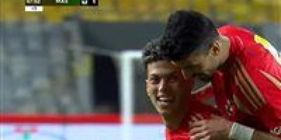الدوري المصري الممتاز: طاهر محمد طاهر يسجل الهدف الثاني للأهلي في مرمى المصري البورسعيدي في الدقيقة 48