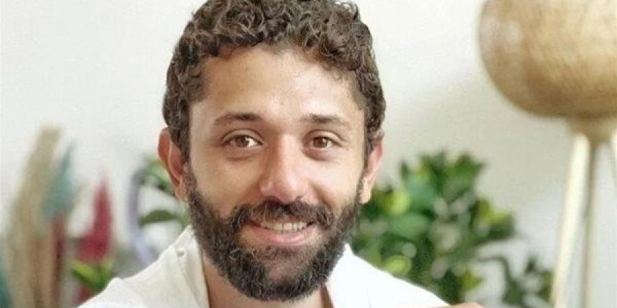 كريم محمود عبد العزيز يرد على شائعات ميراث والده