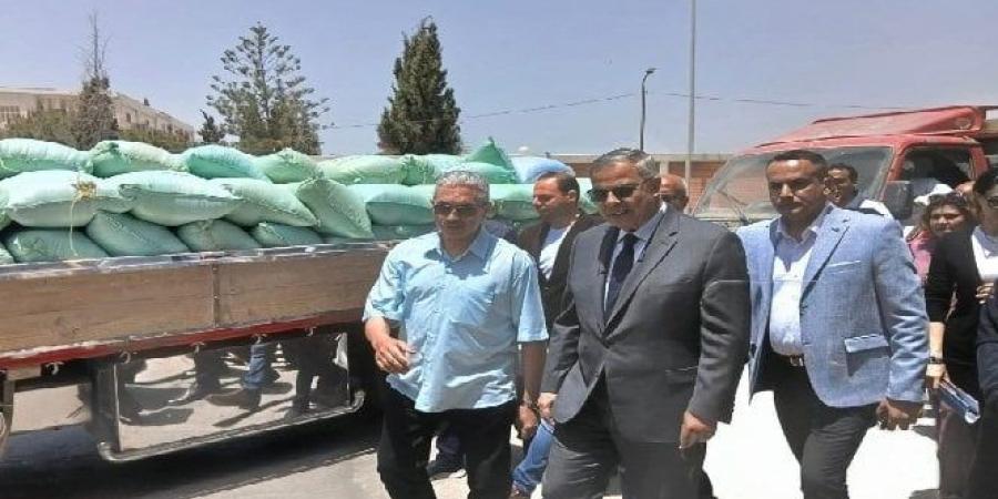 محافظ الإسكندرية يتفقد صوامع الكينج مريوط ويشدد على تسهيل توريد الأقماح