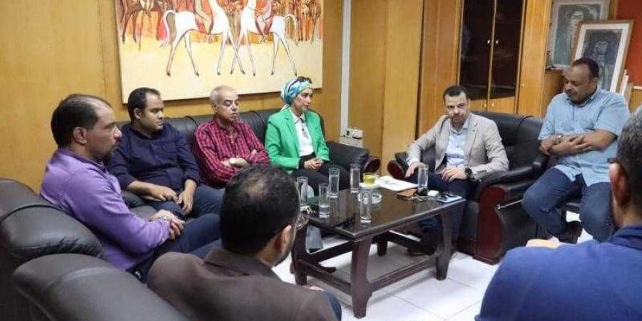 انطلاق أعمال مشروع الهوية البصرية لجامعة الأقصر في كلية الفنون الجميلة برئاسة رئيس الجامعة