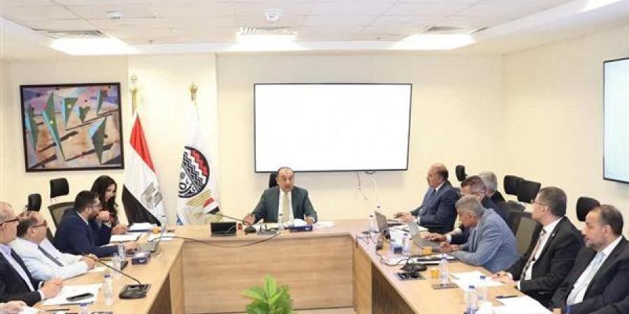 وزير قطاع الأعمال: صناعة الدواء من القطاعات ذات الأولوية ونحرص على تنميتها