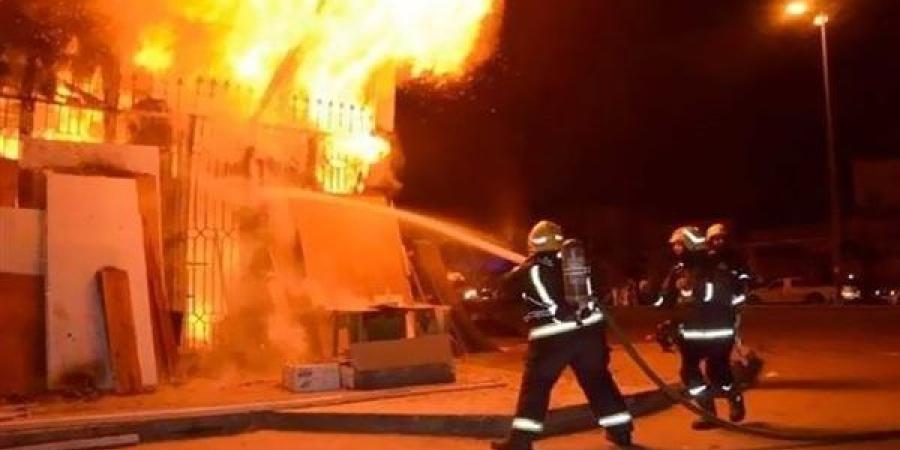 إصابة 11 شخصًا إثر حريق بمصنع بلاستيك بالمنطقة الصناعية في أكتوبر