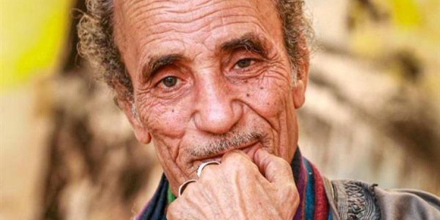 حتى لا تموت الأحلام (3)| موهبته الفطرية أبهرت العالم.. حكاية فنان المنيا.. من أوراق الجزارة إلى متحف اللوفر