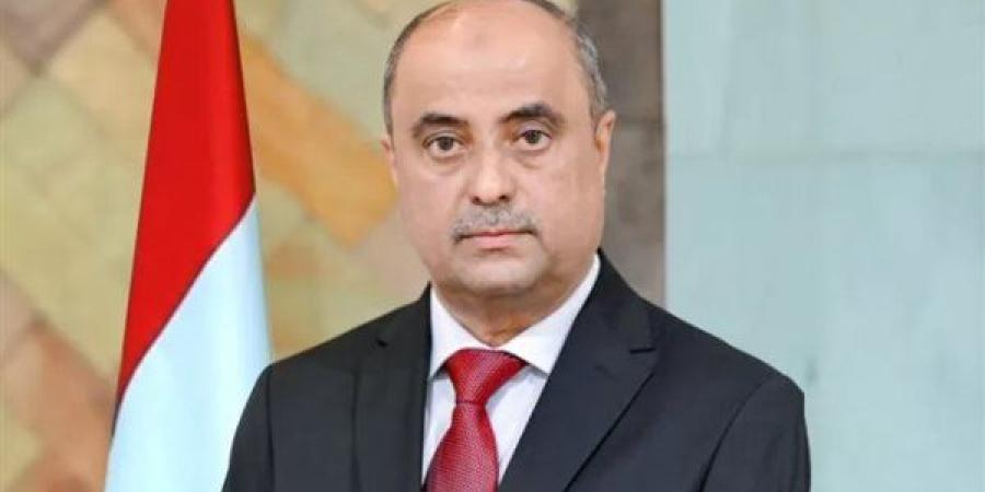 اليمن وفرنسا يبحثان سبل تعزيز التعاون الثنائي ومستجدات الأوضاع الإقليمية والدولية