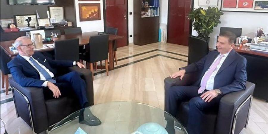 "فاروق" يبحث مع مدير معهد سيام باري بإيطاليا تعزيز التعاون يمجال البحث العلمي
