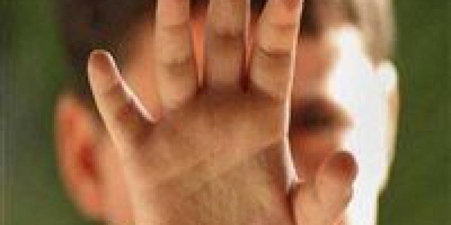 «مسلسل مستمر».. أب يتهم فراش مدرسة بالاعتداء على نجله بالعمرانية