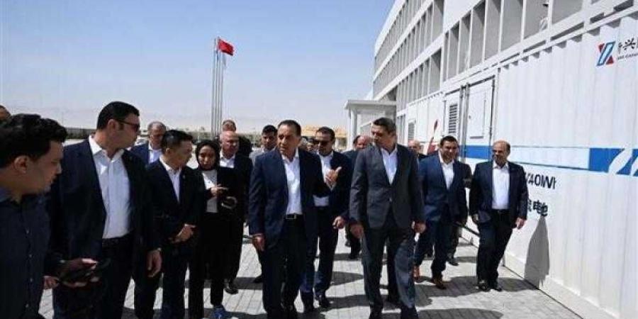 رئيس الوزراء يفتتح مصنع ”شين شينج” لمواسير الدكتايل باستثمارات 150 مليون دولار