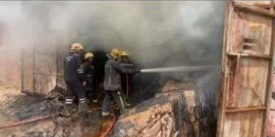 مصرع 3 أشخاص وإصابة آخرين أشخاص فى حريق هائل بمخزن خردة بالدقهلية