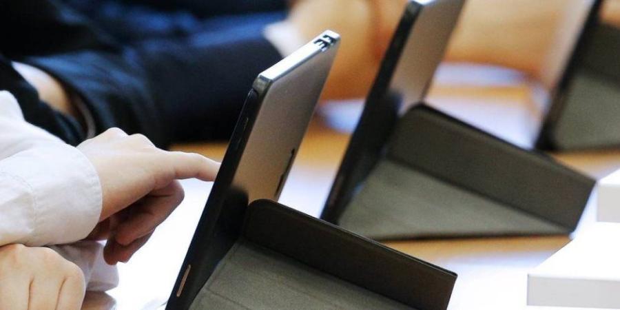 الإدارية العليا تلغى حكم أول درجة بشأن تابلت طلاب الثانوية: عهده ويجب إعادته