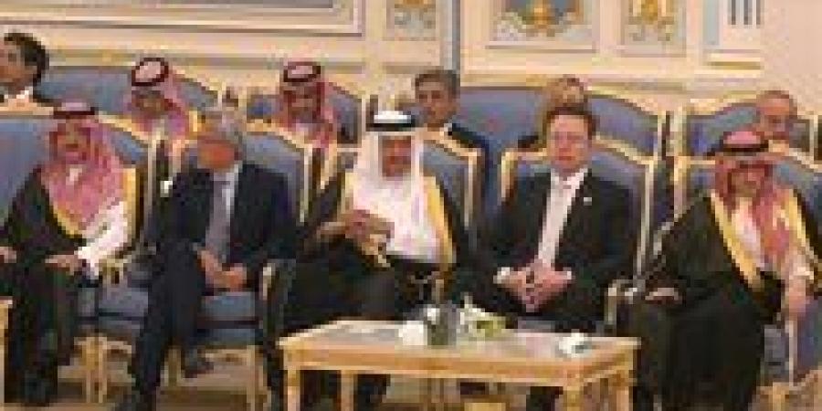 لماذا رافقت الشركات التكنولوجية العملاقة ترامب في السعودية؟