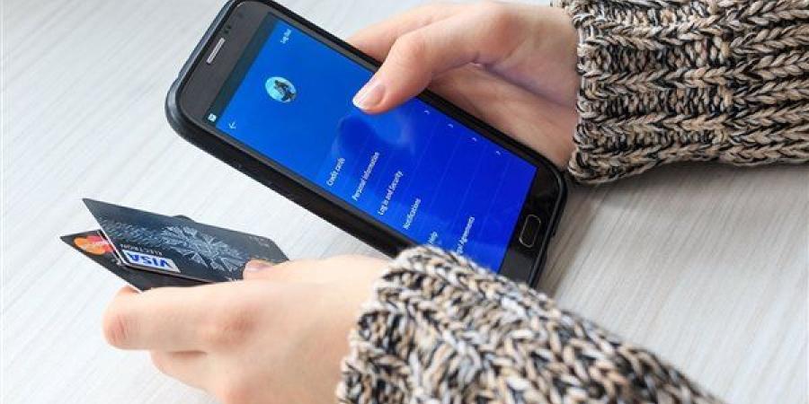 كيف تحمي نفسك من الاختراقات البنكية؟ | إنفوجراف