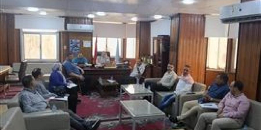 وكيل صحة كفر الشيخ يناقش مؤشرات الأداء بالمستشفيات وجاهزيتها في التعامل مع الأزمات