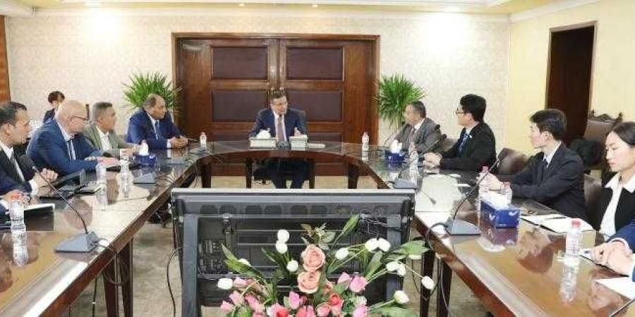 وزير الزراعة يبحث مع كبرى الشركات الكورية الاستثمار في مجال إنتاج لقاحات الدواجن في مصر