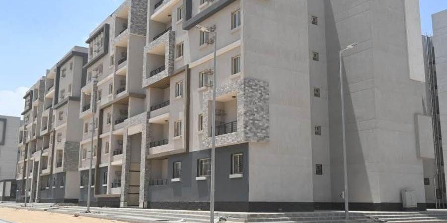 تنفيذ 3972 وحدة سكنية وتطوير المناطق الصناعية بالعاشر من رمضان