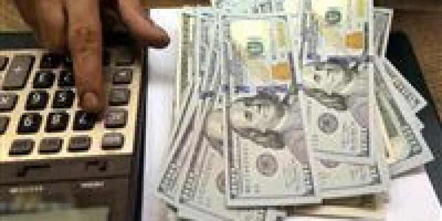 ضبط قضايا إتجار بالنقد الأجنبي بقيمة 8 ملايين جنيه خلال 24 ساعة