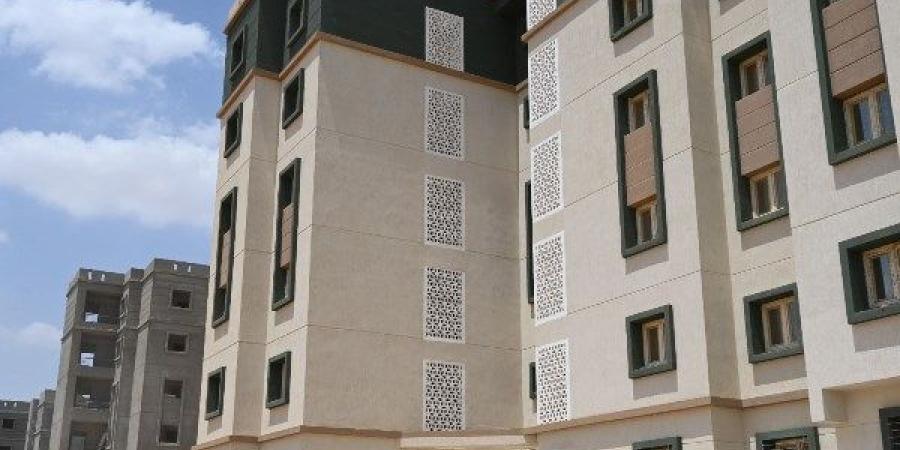 الإسكان: تنفيذ 3972 وحدة سكنية وتطوير المناطق الصناعية بالعاشر من رمضان