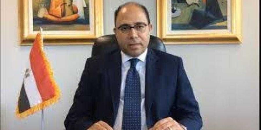 السفير أحمد أبو زيد يقدم أوراق اعتماده سفيرا لمصر لدى الاتحاد الأوروبى