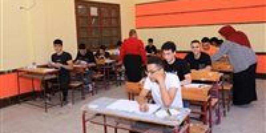 لجنة خاصة.. تعليم الأقصر تستجيب لاستغاثة طالب بعد إصابته في حادث