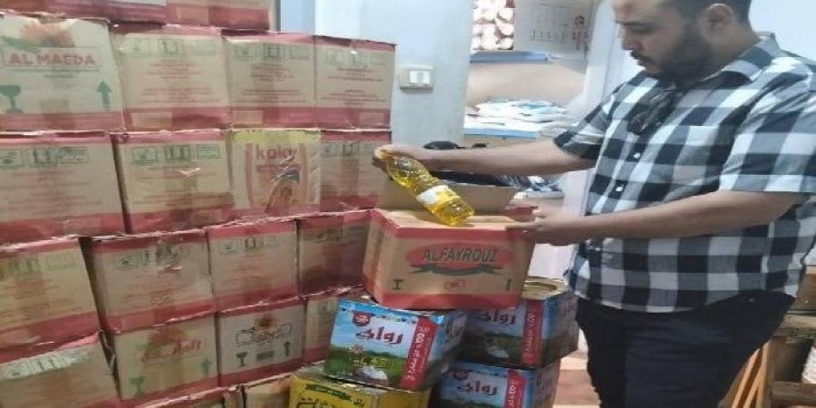 قبل تهريبها.. ضبط 420زجاجة زيت مُدعم و380عبوة سكر ناقص الوزن بالبحيرة