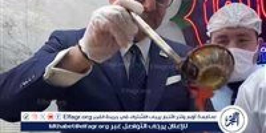 عاجل- شاهد "كشري بالدقة والتقلية".. مستشار ترامب ينبهر بالمذاق المصري في قلب القاهرة