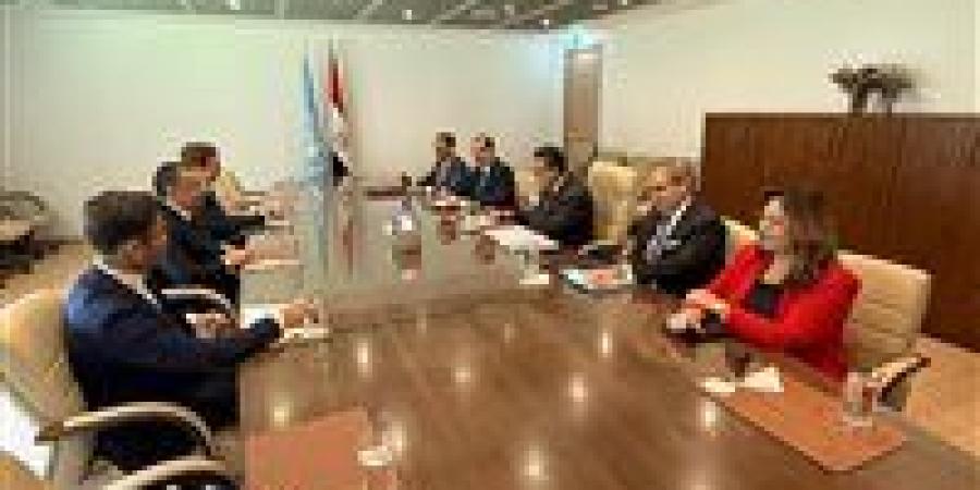 وزير الصحة يلتقي رئيس شركة GKSD القابضة للاستثمار لبحث مستجدات التعاون في العديد من المجالات الطبية