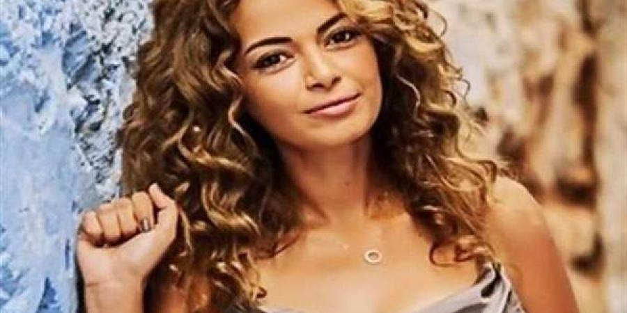 داليا مصطفى: "كل مشكلة بتحصلي درس.. وبعيش أفضل أيام حياتي".. فيديو
