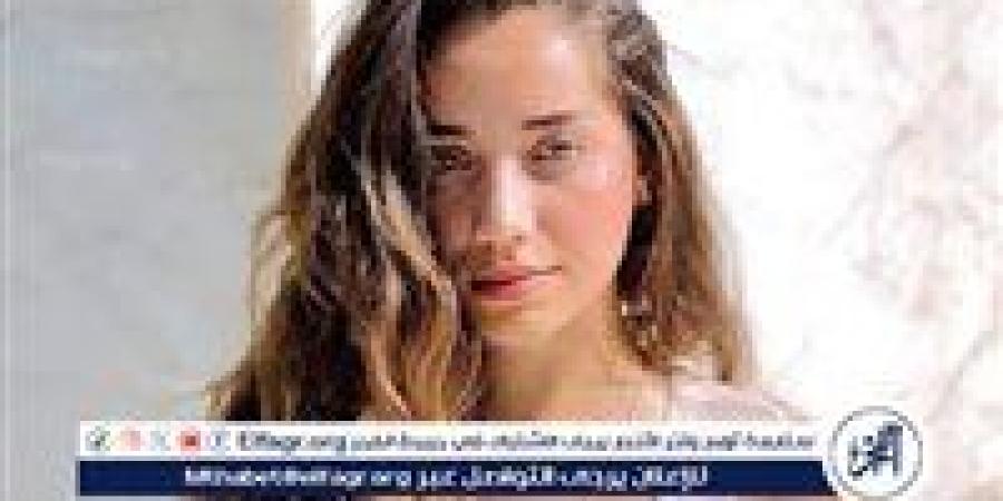 أوزجي أوزجار تفتح النار بعد انسحابها المفاجئ من "شراب التوت": "النجاح في هذه الدنيا للواسطة والمال فقط!"