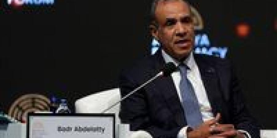 «بمشاركة دولية».. وزير الخارجية يتوجه إلى مدريد للمشاركة في اجتماع بشأن القضية الفلسطينية
