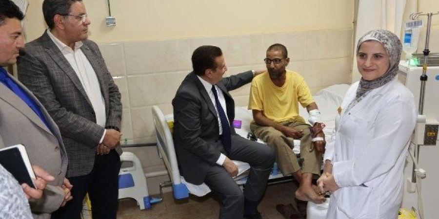 محافظ المنوفية يتابع إنتظام الخدمات بالمركز الصحي في ميت خاقان