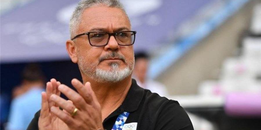 وكيل ميكالي لـ"بصراحة": تدريب الزمالك شرف كبير