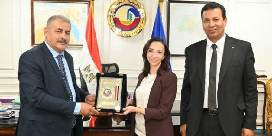 محافظة البحيرة تعزز التعاون مع الهيئة العامة لخدمة المواطنين وتحقيق الأمن الغذائي