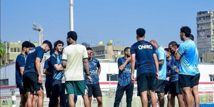 فقرة بدنية خاصة للمستبعدين في مران الزمالك قبل نهائي الكأس