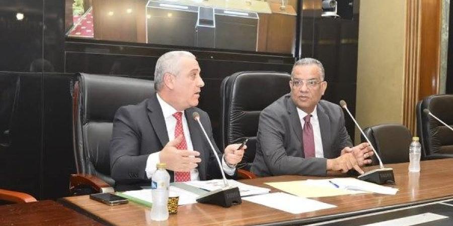 الشوربجي خلال اجتماع لجنة الثقافة والإعلام بالشيوخ : لا مساس بالصحف الورقية وتطويرها بالتوازي مع الرقمية