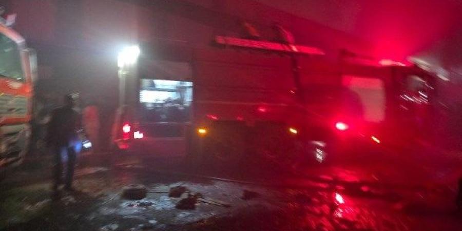 حريق مصنع بالقناطر الخيرية.. والدفع بـ 15 سيارة إطفاء
