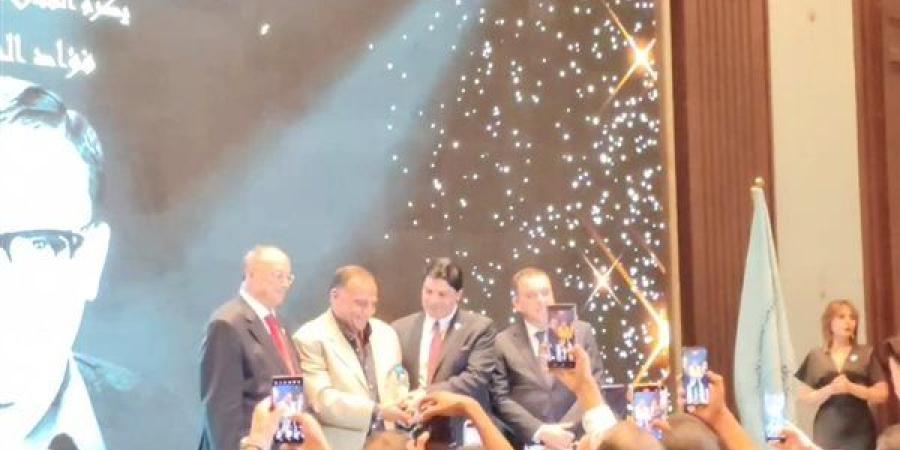في ظهور خاص.. تكريم نجل الفنان القدير فؤاد المهندس بمهرجان التميز الدرامي لـ حقوق الإنسان