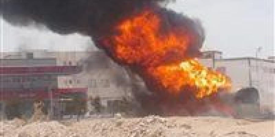 حريق بسيارة محملة بالبنزين داخل محطة وقود بالعاشر من رمضان