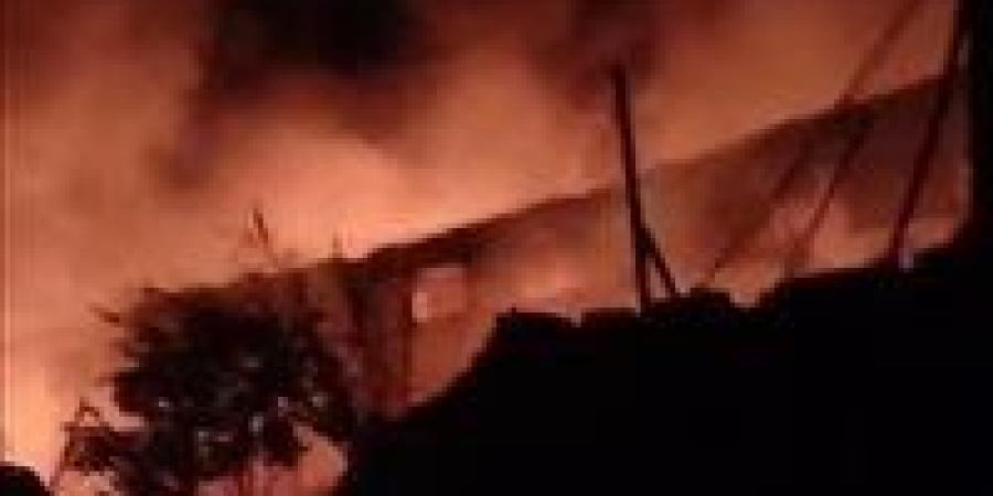 حريق ضخم في مصنع بلاستيك بشبرا الخيمة يخلف 5 مصابين والتحقيقات جارية